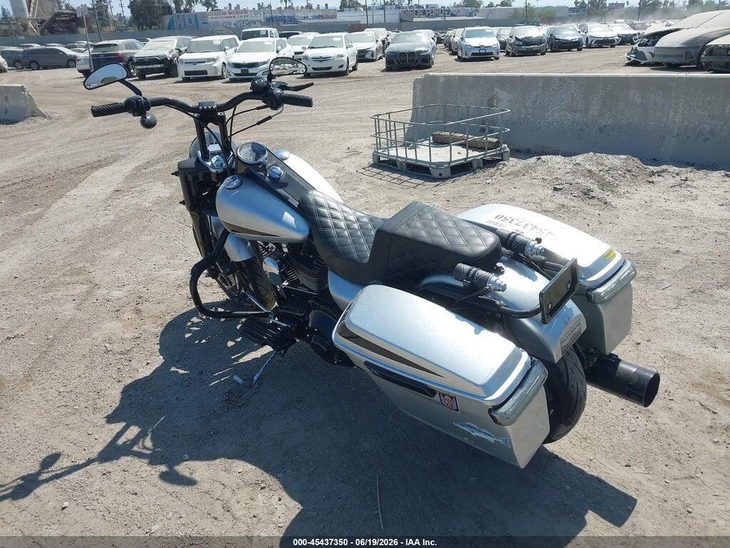 1HD1FRW15YY611970 2000 HARLEY-DAVIDSON FLHRCI photo no. 3