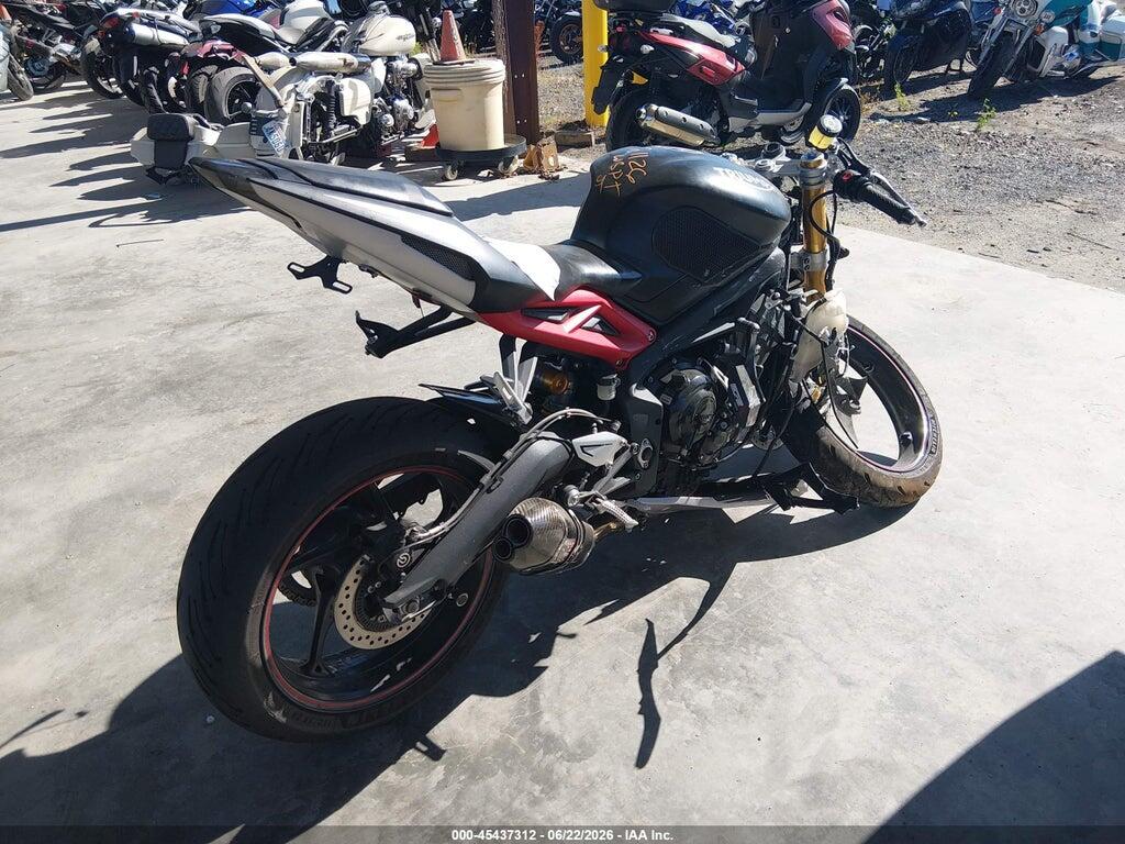 SMTA02YK4FJ685002 2015 TRIUMPH MOTORCYCLE DAYTONA 675R photo no. 4