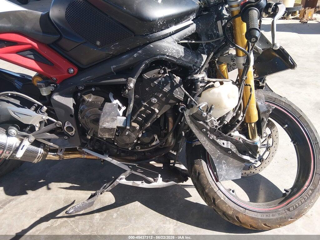 SMTA02YK4FJ685002 2015 TRIUMPH MOTORCYCLE DAYTONA 675R photo no. 8