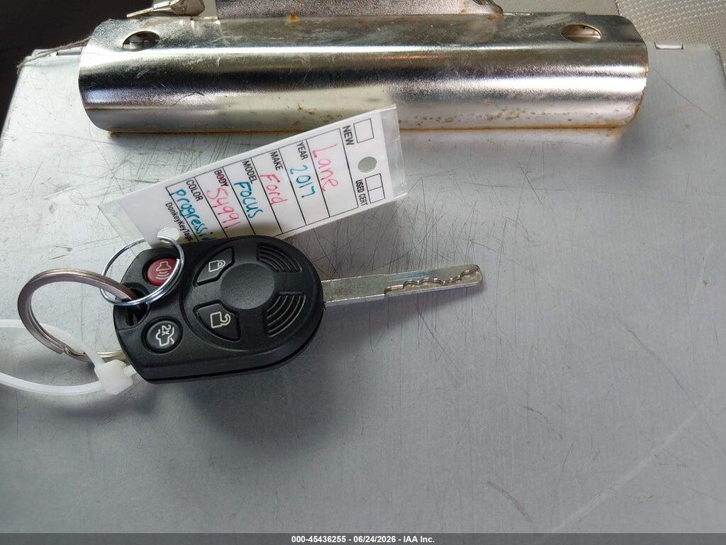 1FADP3K2XHL316549 2017 FORD FOCUS photo no. 11
