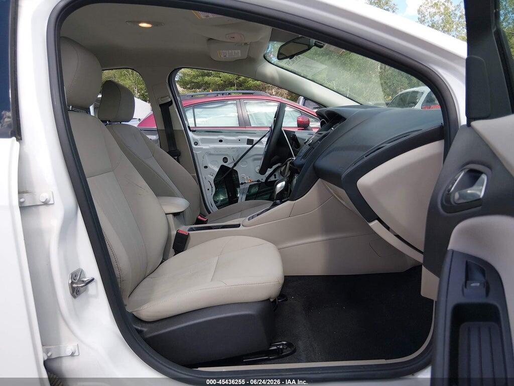 1FADP3K2XHL316549 2017 FORD FOCUS photo no. 5