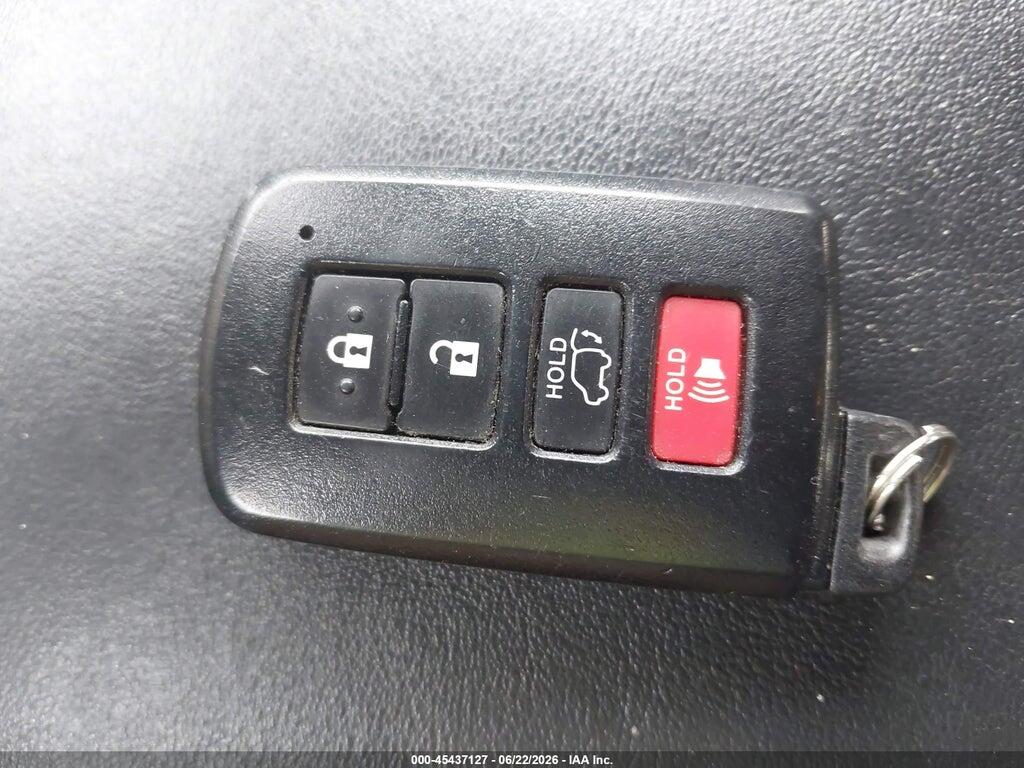 2T3JFREV9HW601863 2017 TOYOTA RAV4 photo no. 11