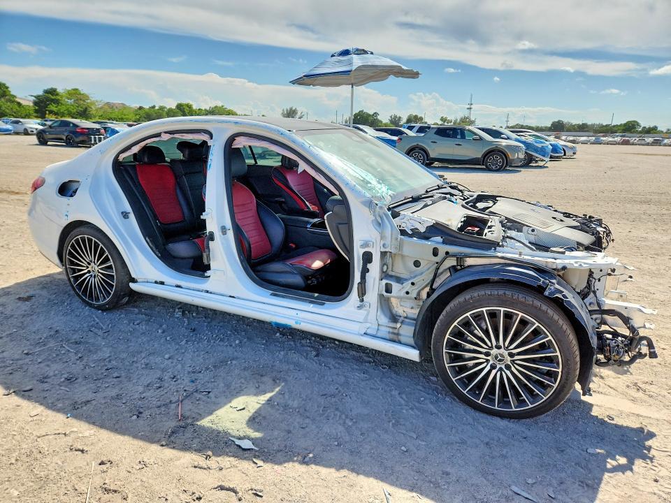 2024 MERCEDES-BENZ C 300 — Фото 4 из 13