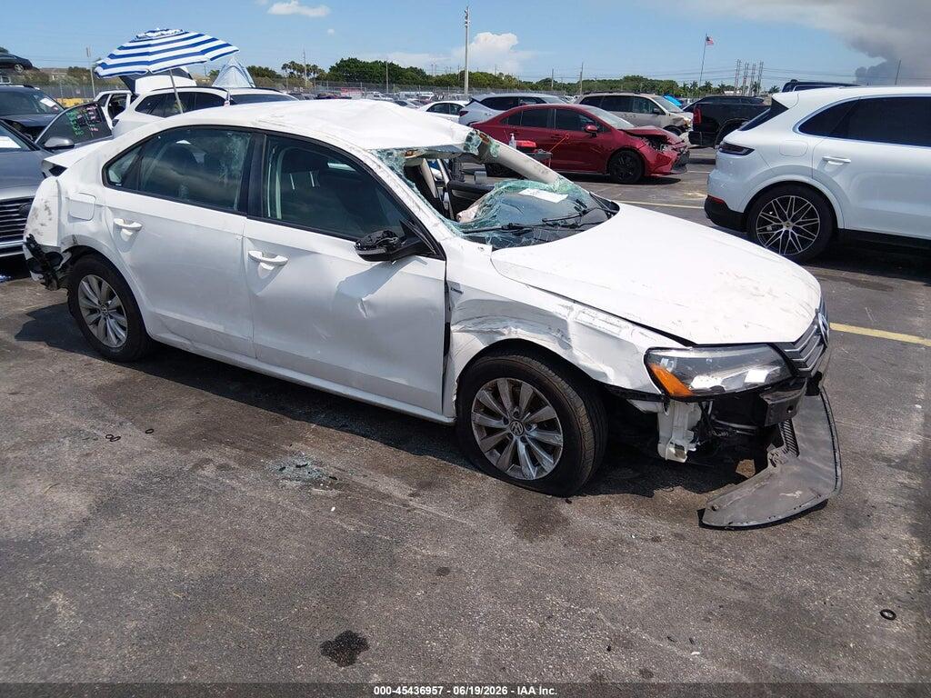 1VWAT7A3XFC018944 2015 VOLKSWAGEN PASSAT photo no. 1