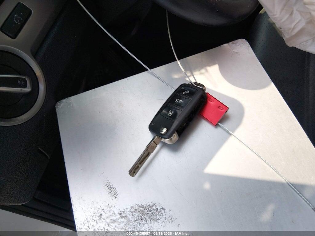 1VWAT7A3XFC018944 2015 VOLKSWAGEN PASSAT photo no. 11