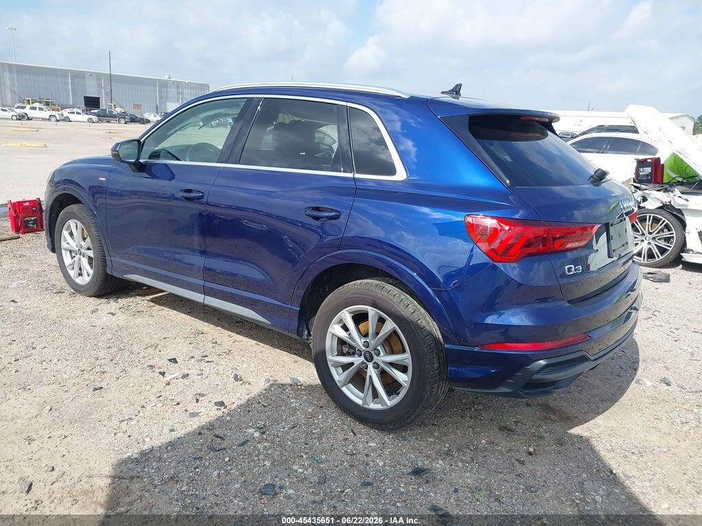 WA1DECF33N1143638 2022 AUDI Q3 photo no. 3