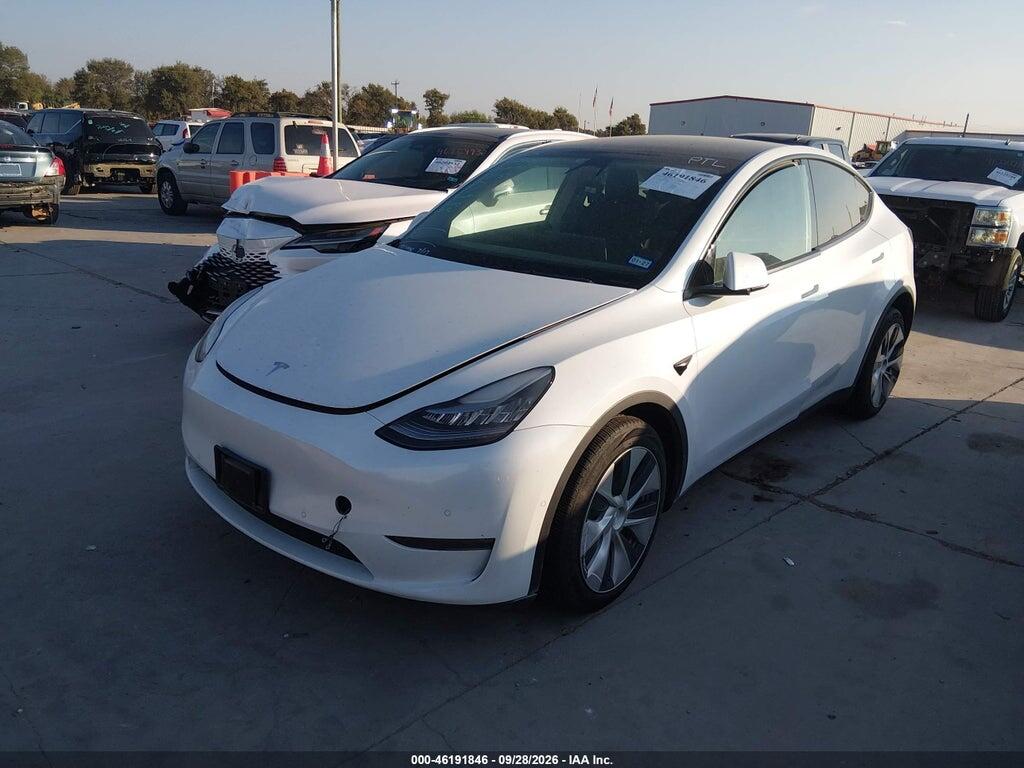 2021 TESLA MODEL Y LONG RANGE DUAL MOTOR ALL-WHEEL DRIVE — Фото 2 из 16
