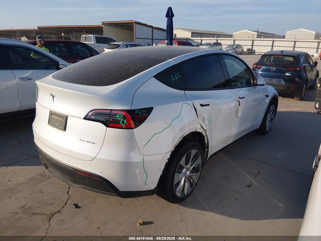 2021 TESLA MODEL Y LONG RANGE DUAL MOTOR ALL-WHEEL DRIVE — Фото 4 из 16