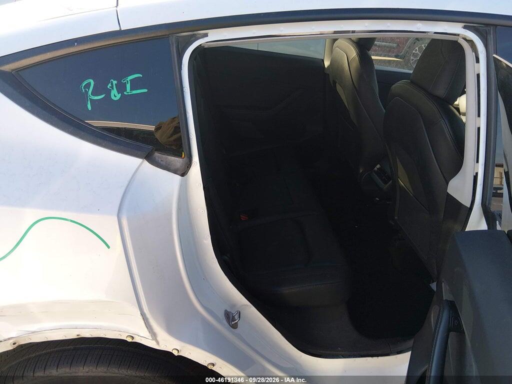 2021 TESLA MODEL Y LONG RANGE DUAL MOTOR ALL-WHEEL DRIVE — Фото 8 из 16