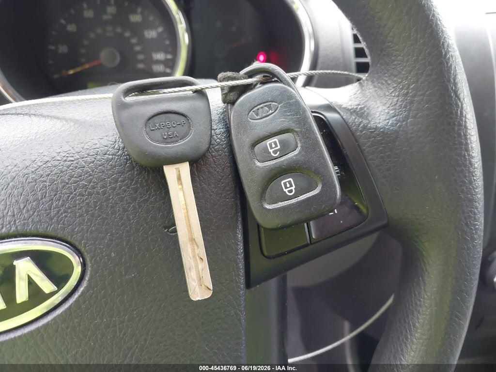 5XYKTCA10BG015023 2011 KIA SORENTO photo no. 11