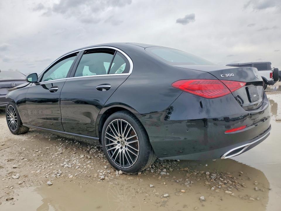 2024 MERCEDES-BENZ C 300 — Фото 2 из 12