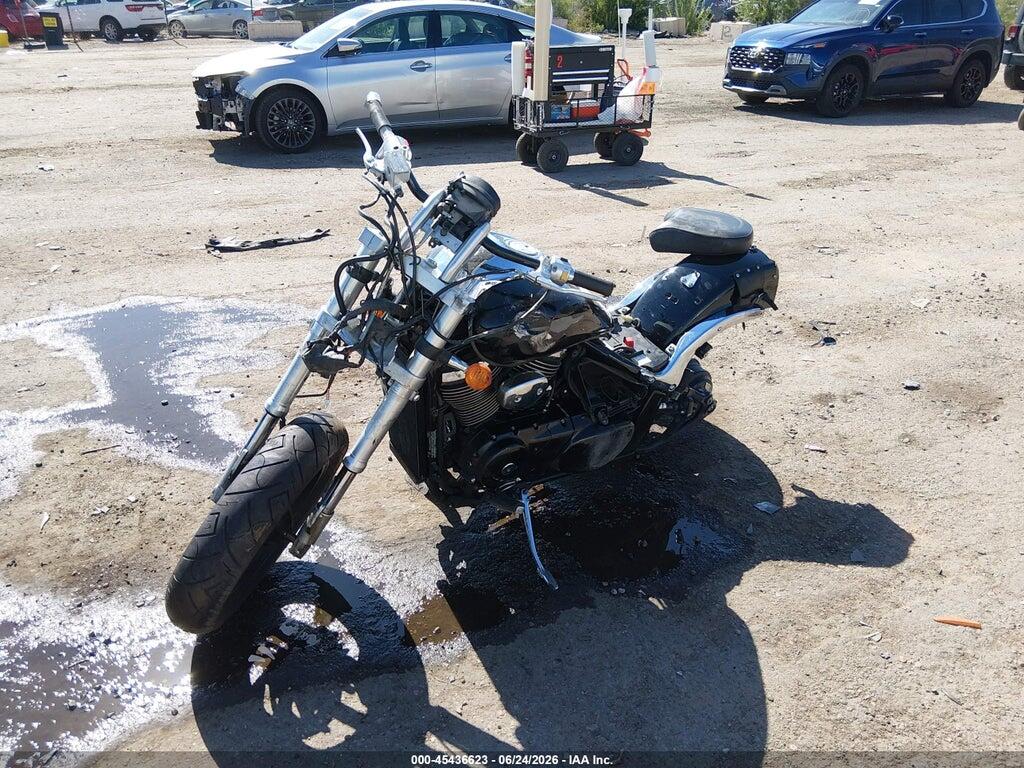 JS1VS56A852101600 2005 SUZUKI M50 photo no. 2