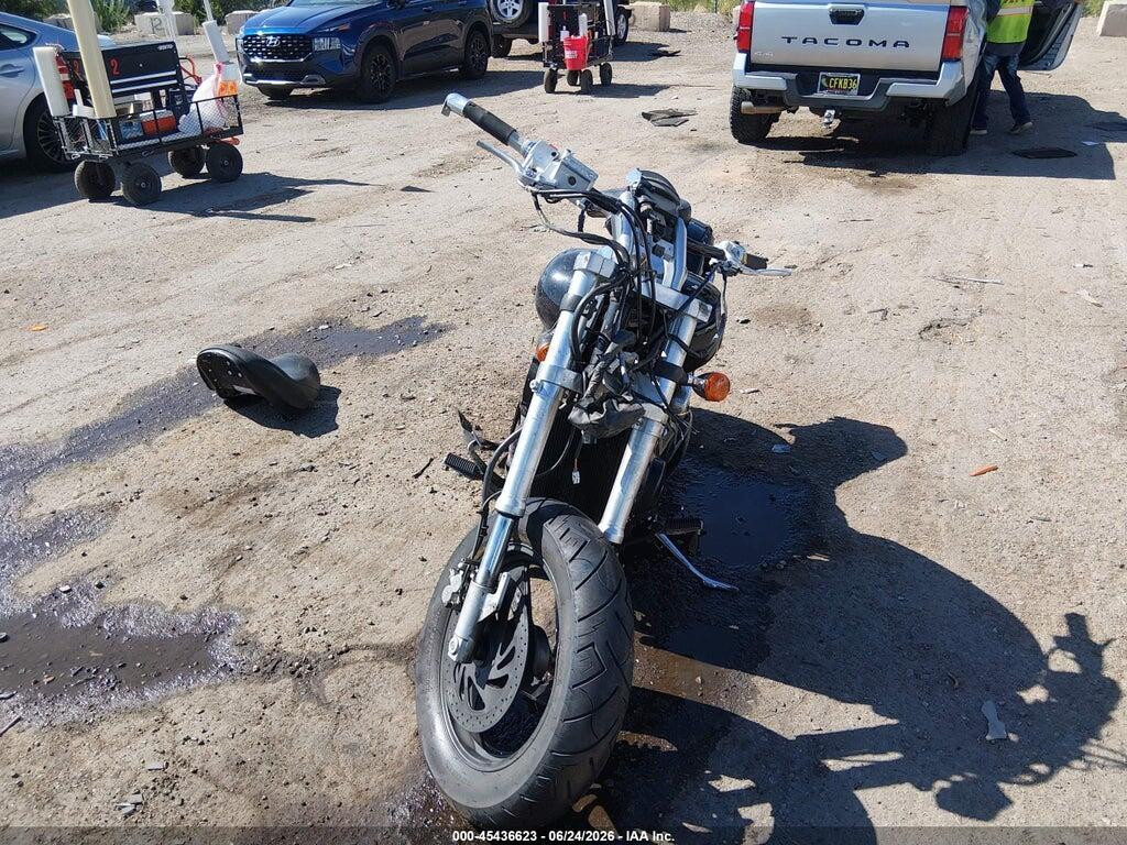 JS1VS56A852101600 2005 SUZUKI M50 photo no. 5