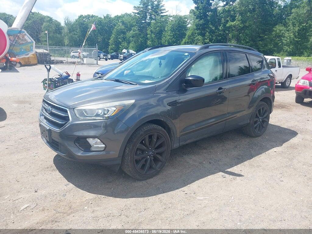 1FMCU9G97HUD71845 2017 FORD ESCAPE photo no. 2