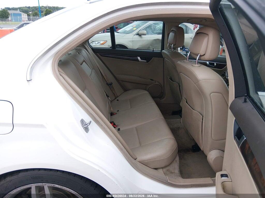 WDDGF4HB1EG221802 2014 MERCEDES-BENZ C 250 photo no. 8