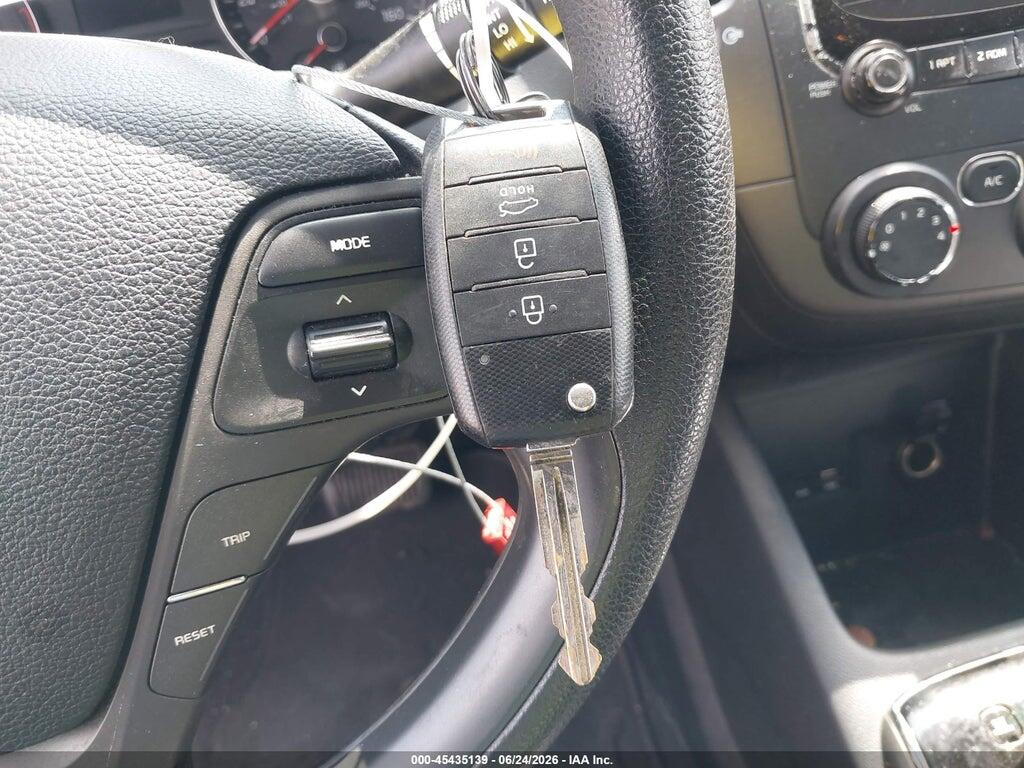 3KPFK4A7XHE030083 2017 KIA FORTE photo no. 11