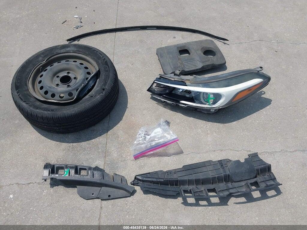 3KPFK4A7XHE030083 2017 KIA FORTE photo no. 12