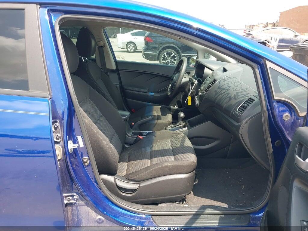 3KPFK4A7XHE030083 2017 KIA FORTE photo no. 5