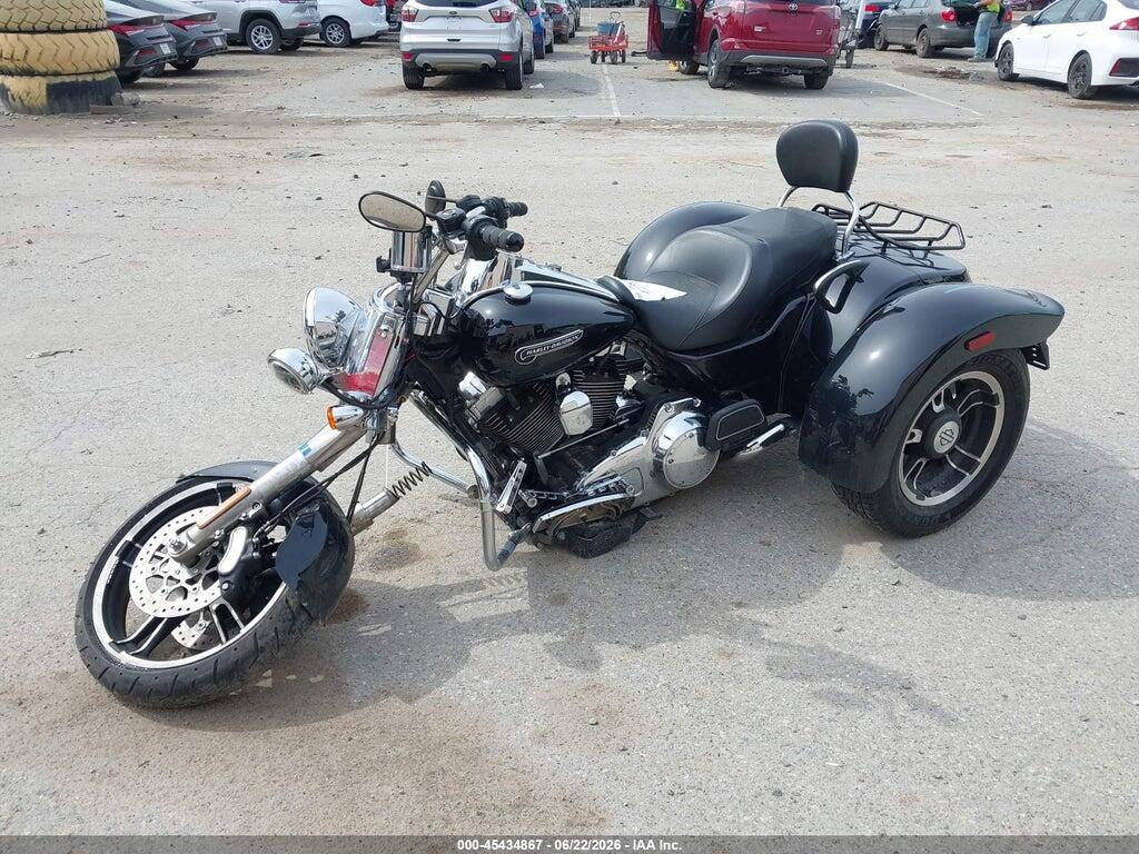 1HD1MCM14FB859844 2015 HARLEY-DAVIDSON FLRT photo no. 2