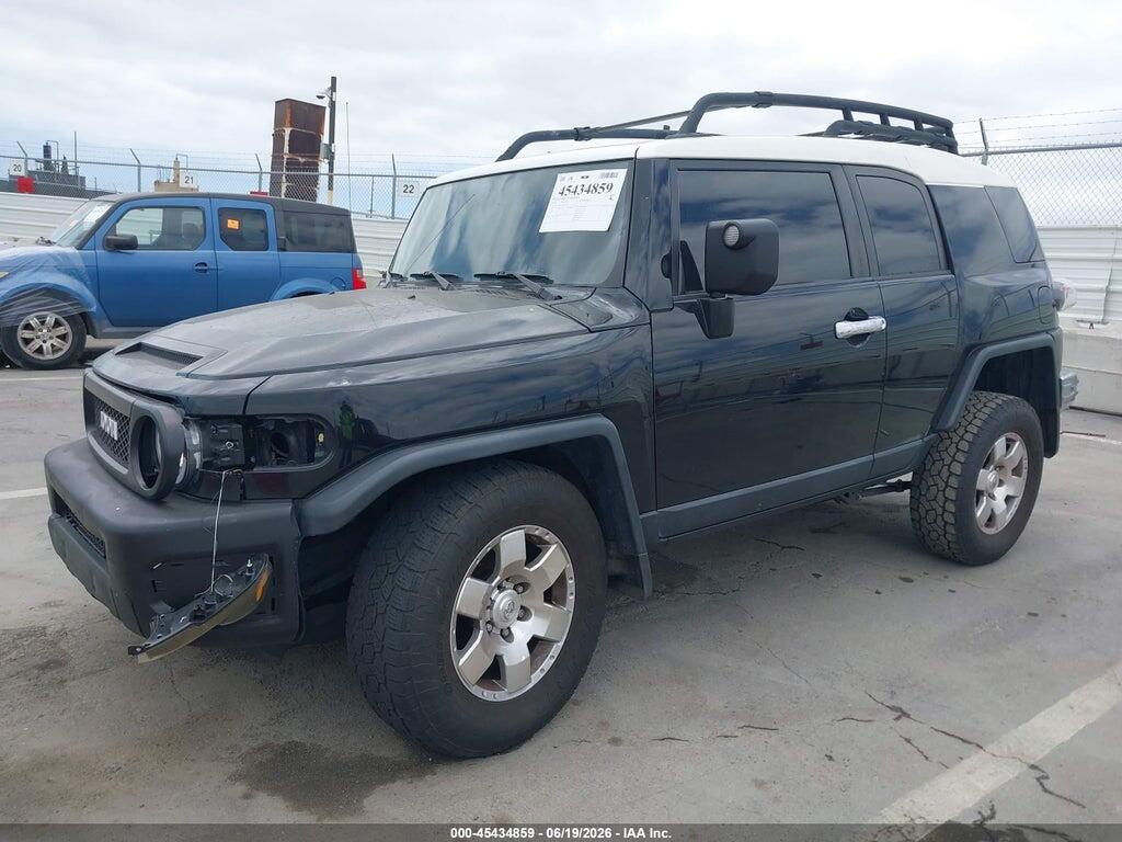 JTEBU4BF3AK079798 2010 TOYOTA FJ CRUISER photo no. 2