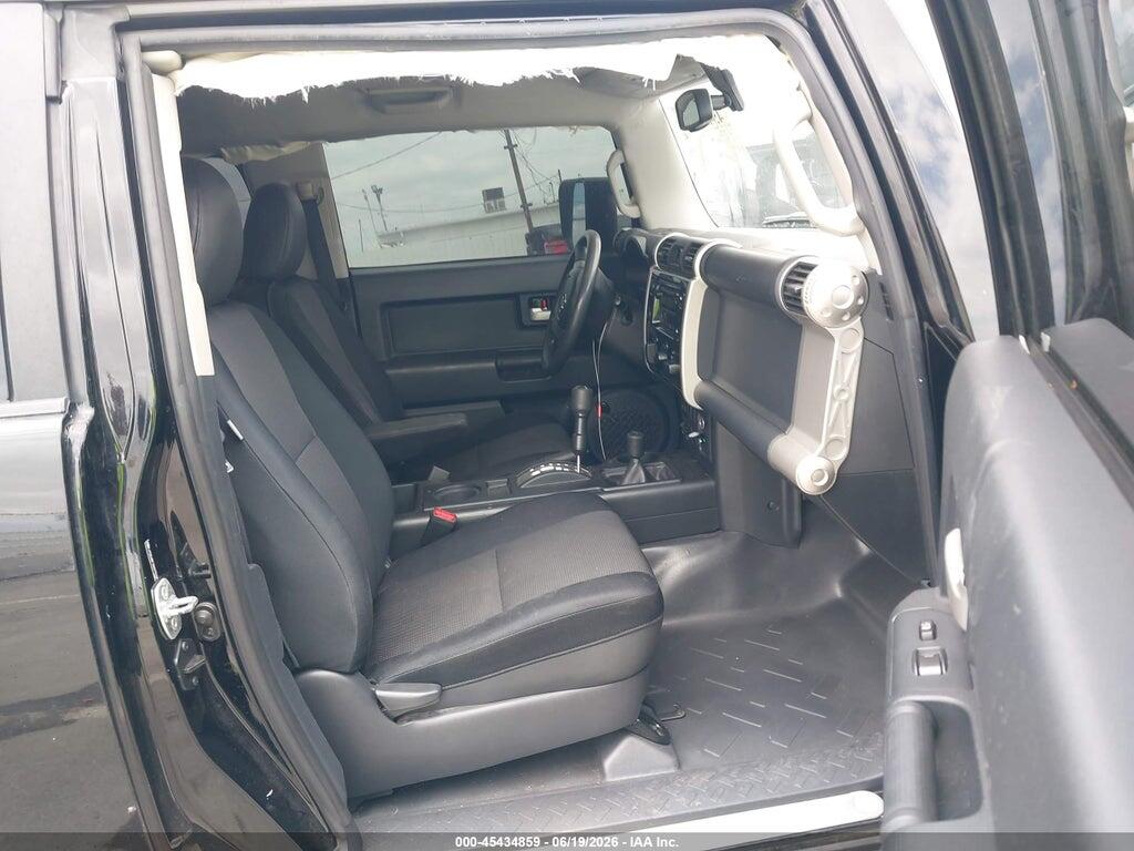 JTEBU4BF3AK079798 2010 TOYOTA FJ CRUISER photo no. 5