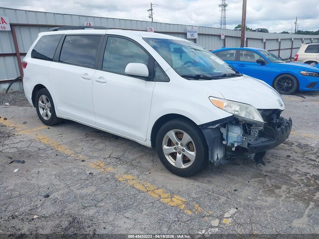 5TDKZ3DC5HS827649 2017 TOYOTA SIENNA photo no. 1