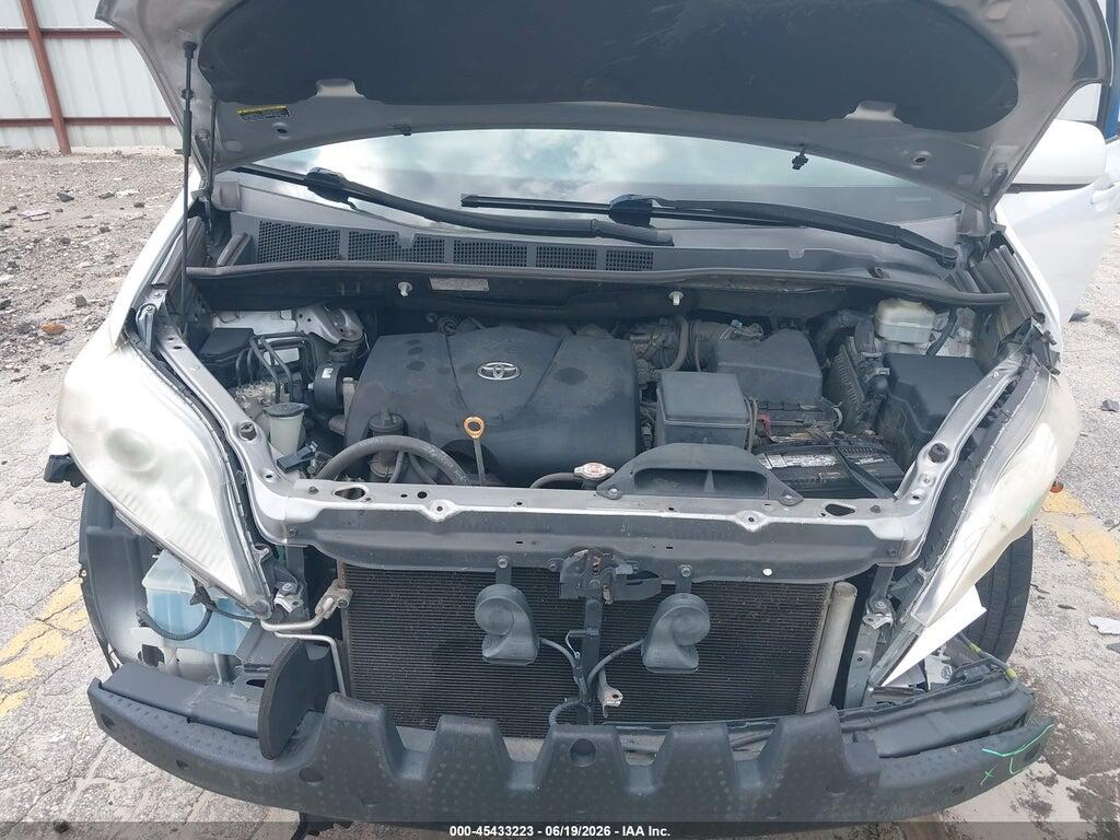 5TDKZ3DC5HS827649 2017 TOYOTA SIENNA photo no. 10