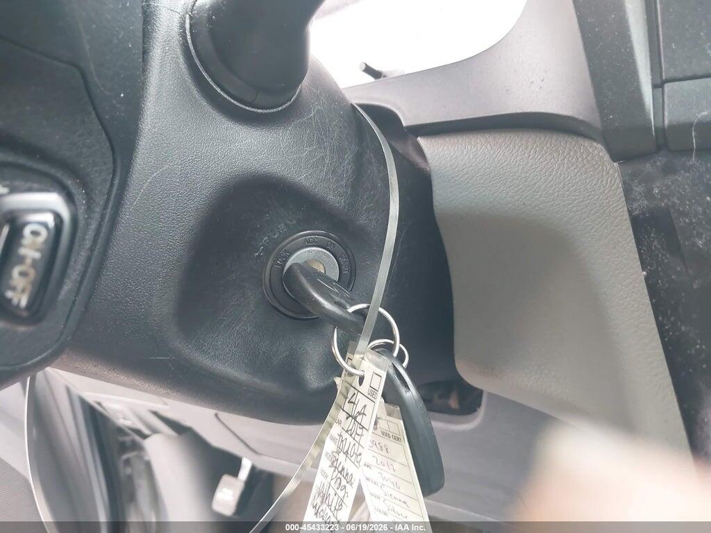 5TDKZ3DC5HS827649 2017 TOYOTA SIENNA photo no. 11