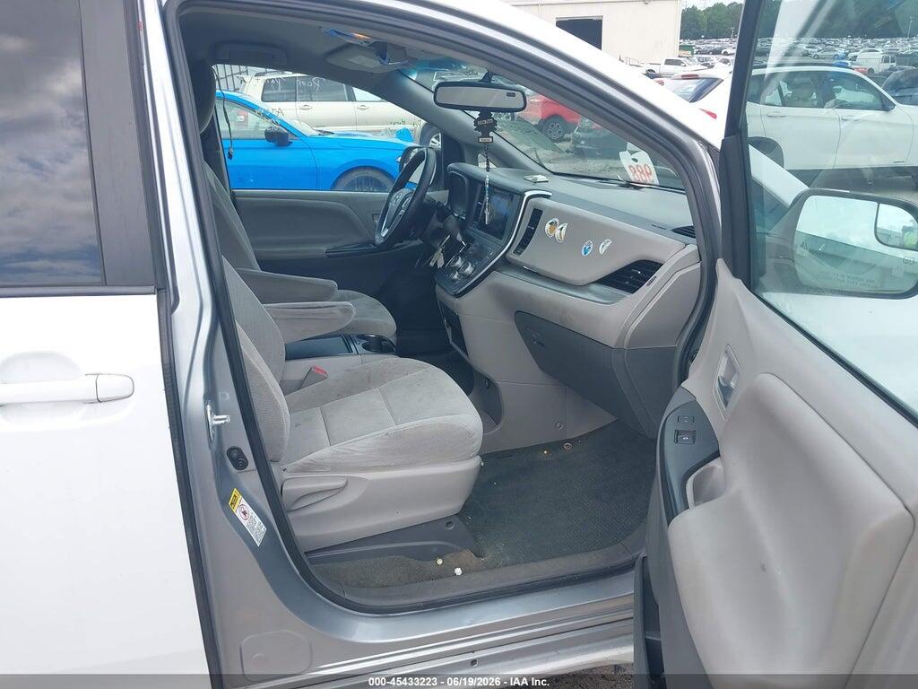 5TDKZ3DC5HS827649 2017 TOYOTA SIENNA photo no. 5