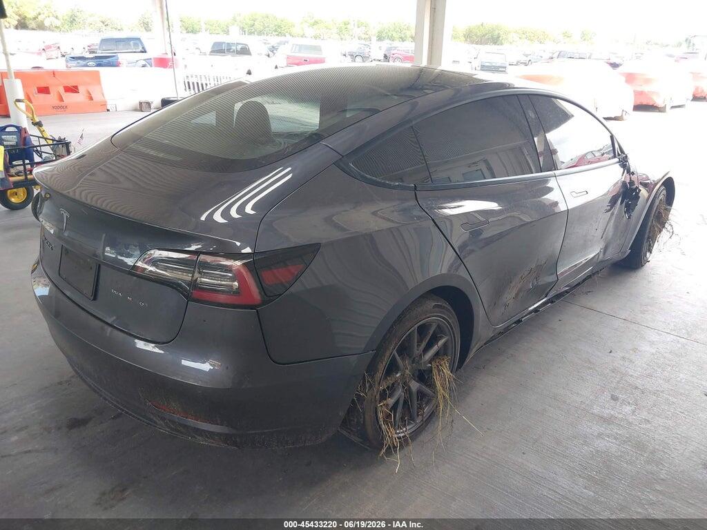 5YJ3E1EA8MF045443 2021 TESLA MODEL 3 photo no. 4