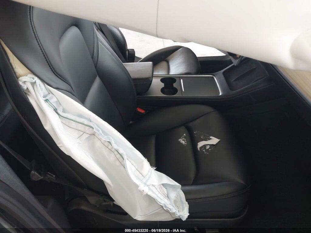 5YJ3E1EA8MF045443 2021 TESLA MODEL 3 photo no. 5