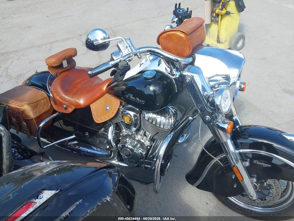 56KCVAAA6J3363053 2018 INDIAN MOTORCYCLE CO. CHIEF photo no. 12