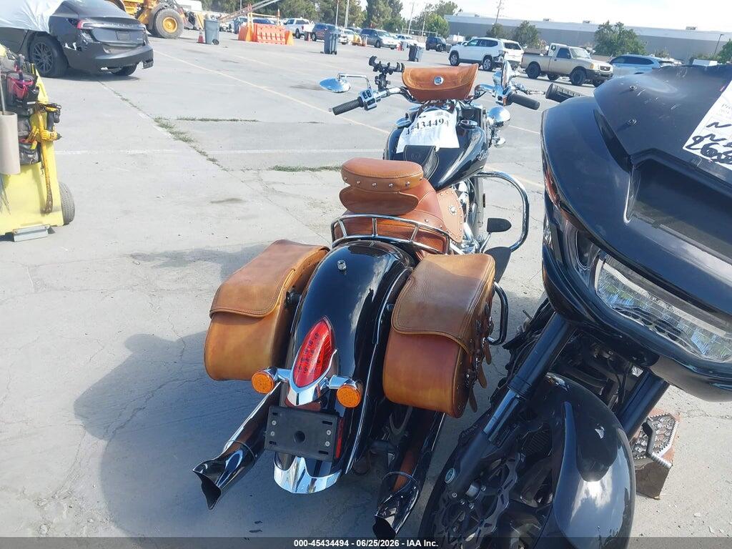 56KCVAAA6J3363053 2018 INDIAN MOTORCYCLE CO. CHIEF photo no. 4