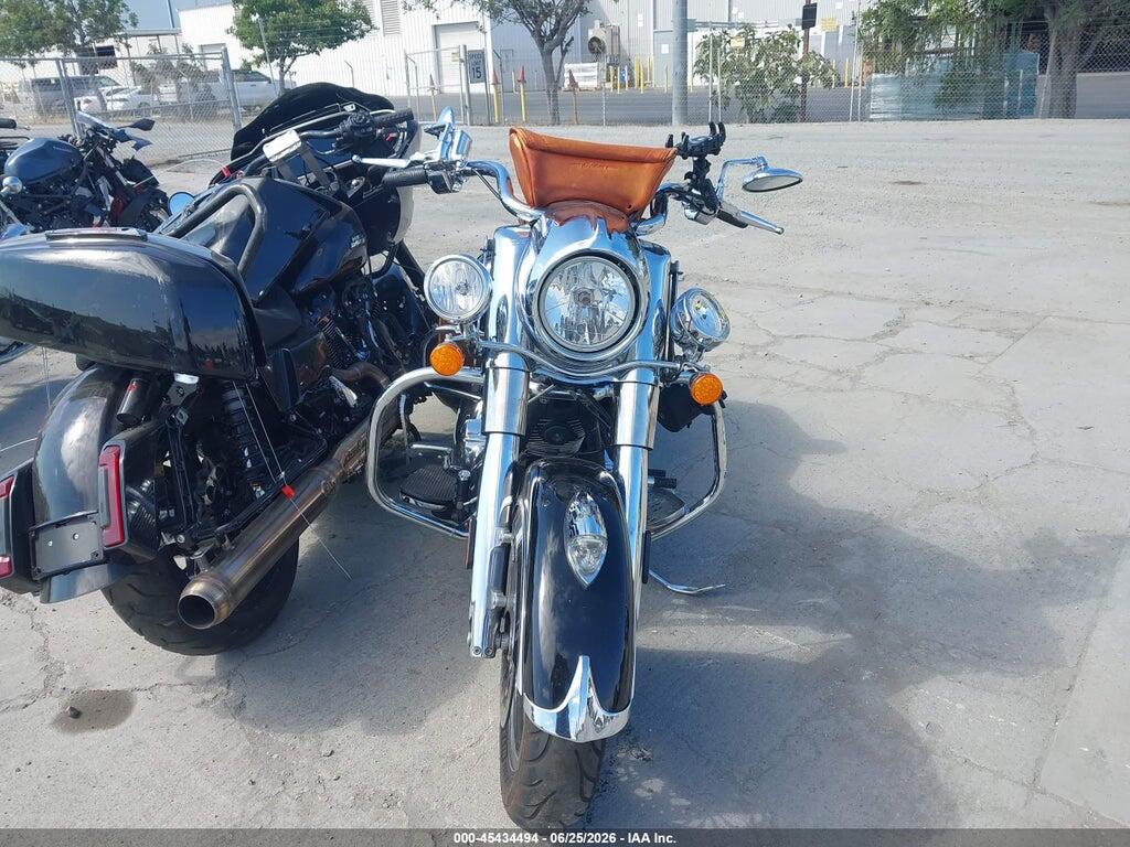 56KCVAAA6J3363053 2018 INDIAN MOTORCYCLE CO. CHIEF photo no. 5