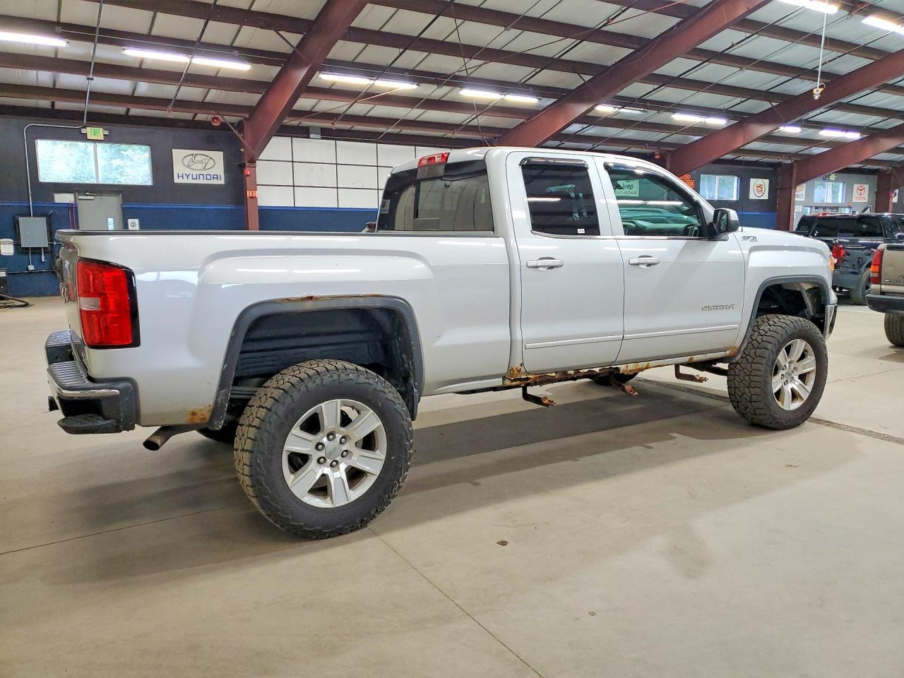 2015 GMC SIERRA K1500 SLE — Фото 3 из 12