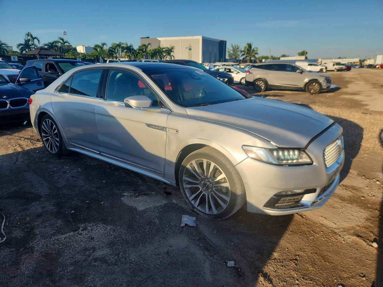 2017 LINCOLN CONTINENTAL RESERVE — Фото 4 из 12