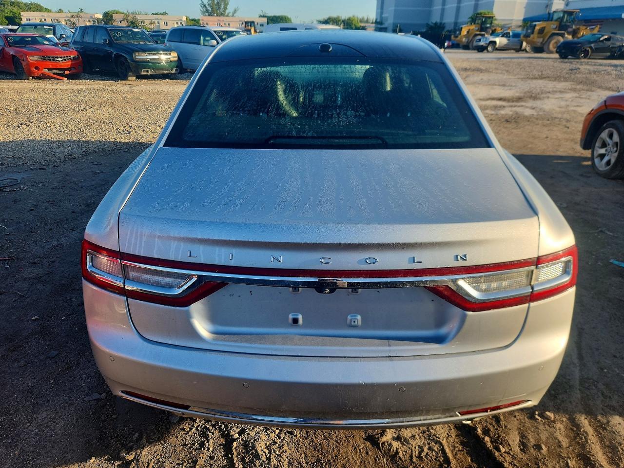 2017 LINCOLN CONTINENTAL RESERVE — Фото 6 из 12