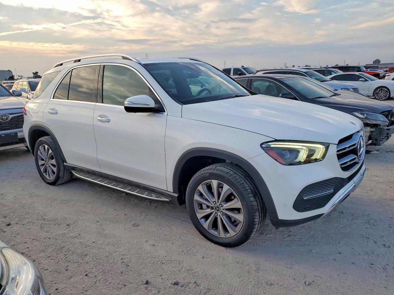 2022 MERCEDES-BENZ GLE 350 — Фото 4 из 13