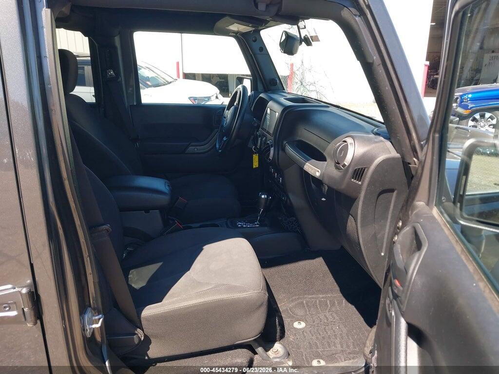 1C4BJWDG2GL322888 2016 JEEP WRANGLER UNLIMITED photo no. 5