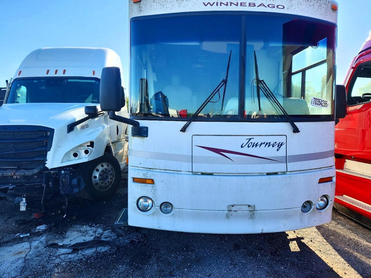 2001 WINNEBAGO JOURNEY RV — Фото 9 из 10