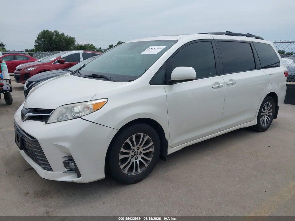 5TDYZ3DC4JS934983 2018 TOYOTA SIENNA photo no. 2