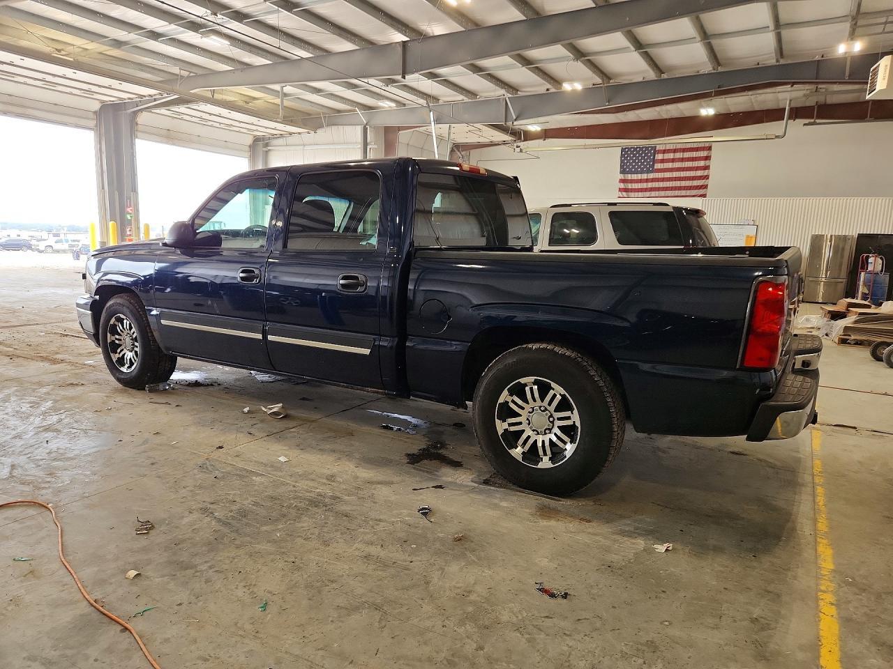 2006 CHEVROLET SILVERADO C1500 — Фото 2 из 12