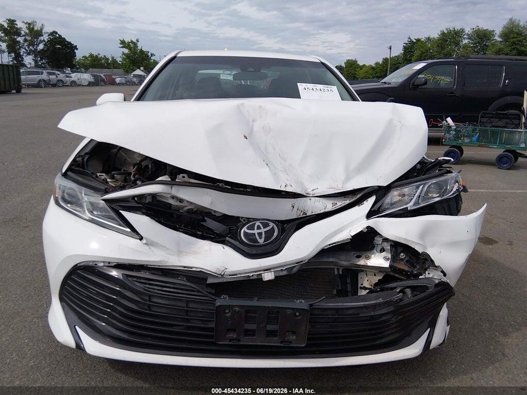 4T1B11HK5JU654077 2018 TOYOTA CAMRY photo no. 12