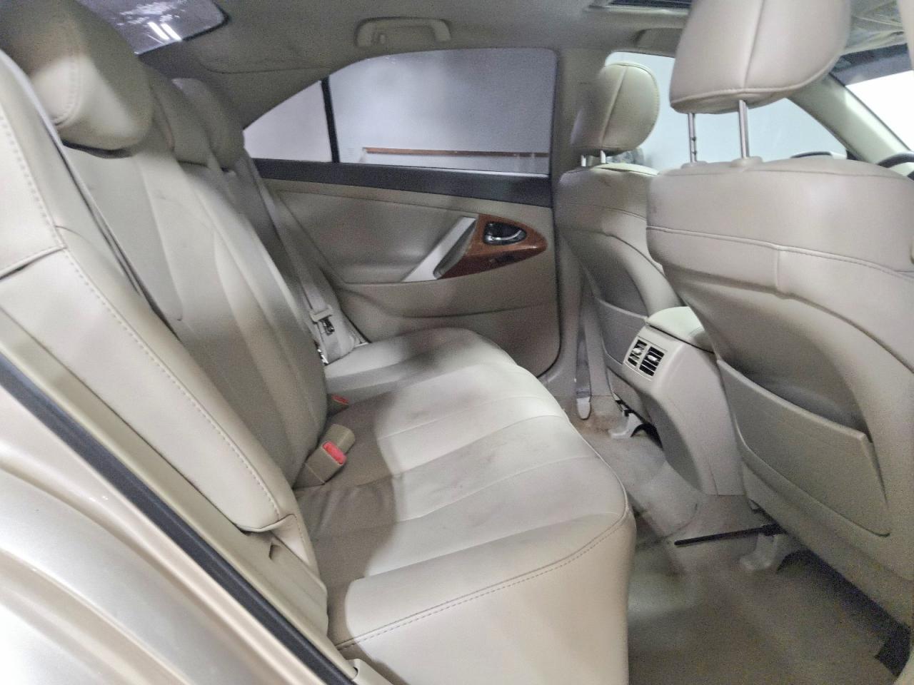 2009 TOYOTA CAMRY XLE — Фото 10 из 12