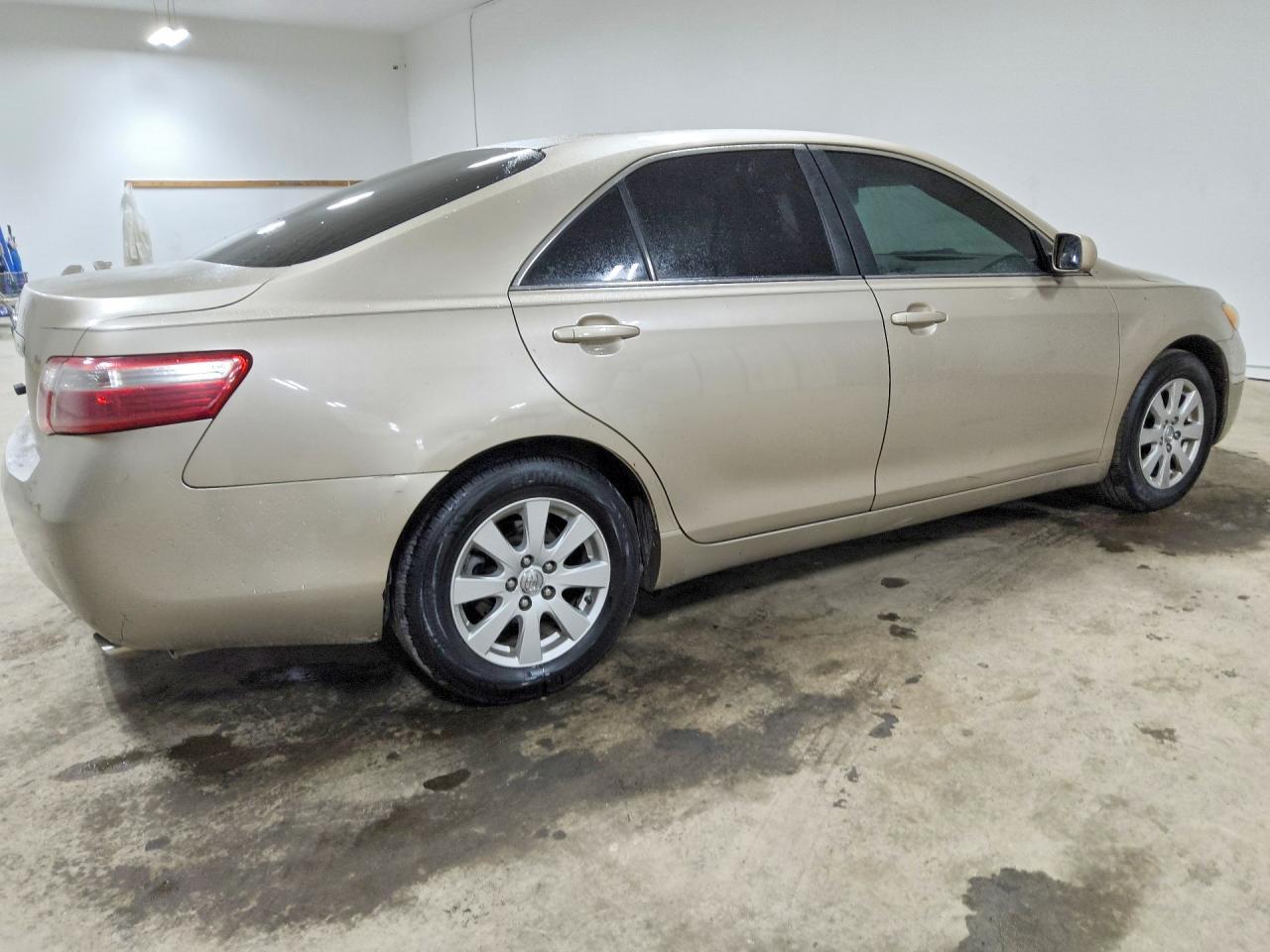2009 TOYOTA CAMRY XLE — Фото 3 из 12