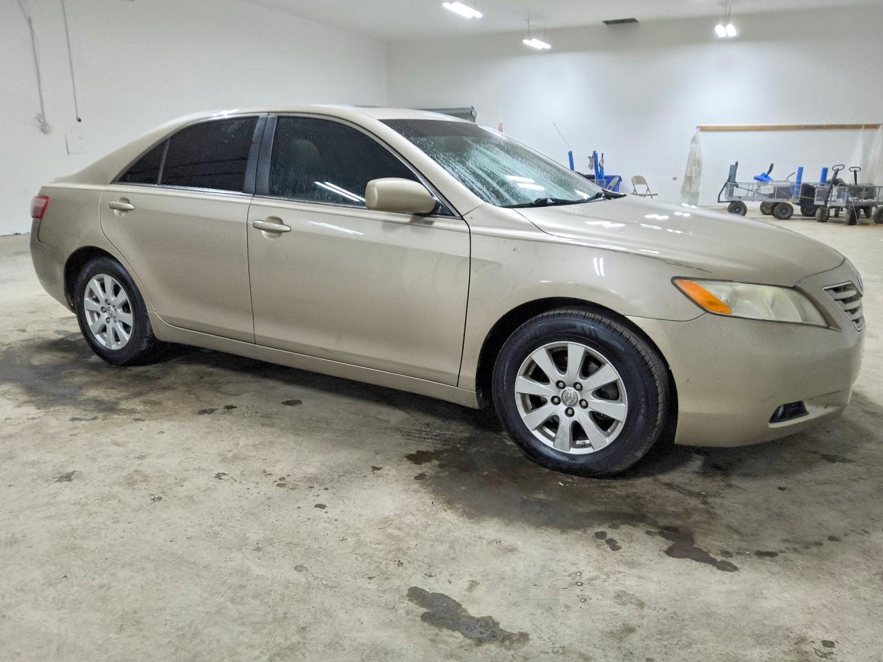 2009 TOYOTA CAMRY XLE — Фото 4 из 12