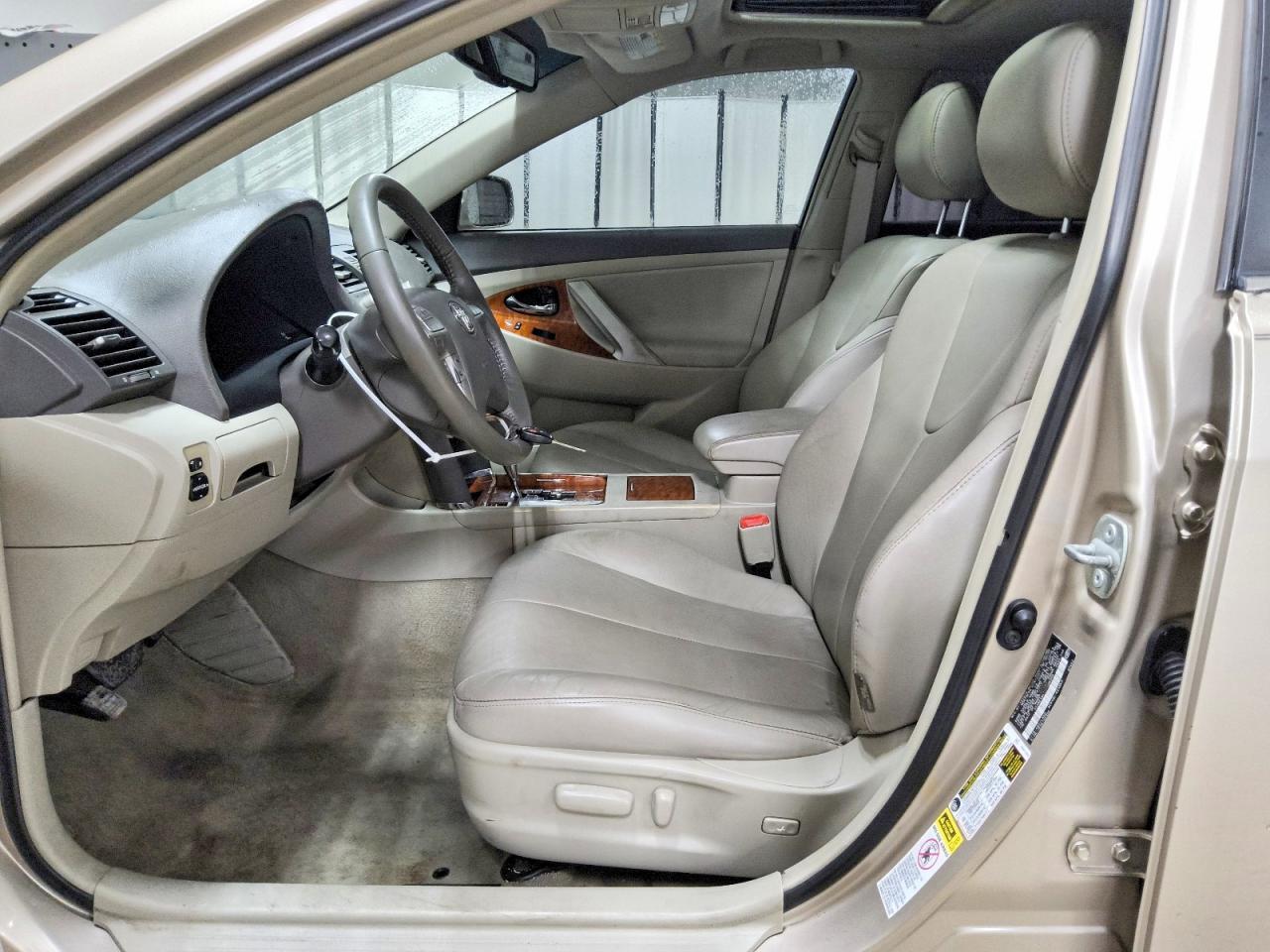 2009 TOYOTA CAMRY XLE — Фото 7 из 12