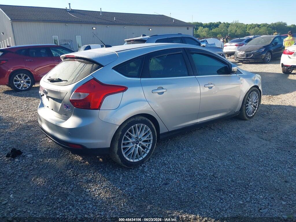 1FAHP3M22CL479896 2012 FORD FOCUS photo no. 4