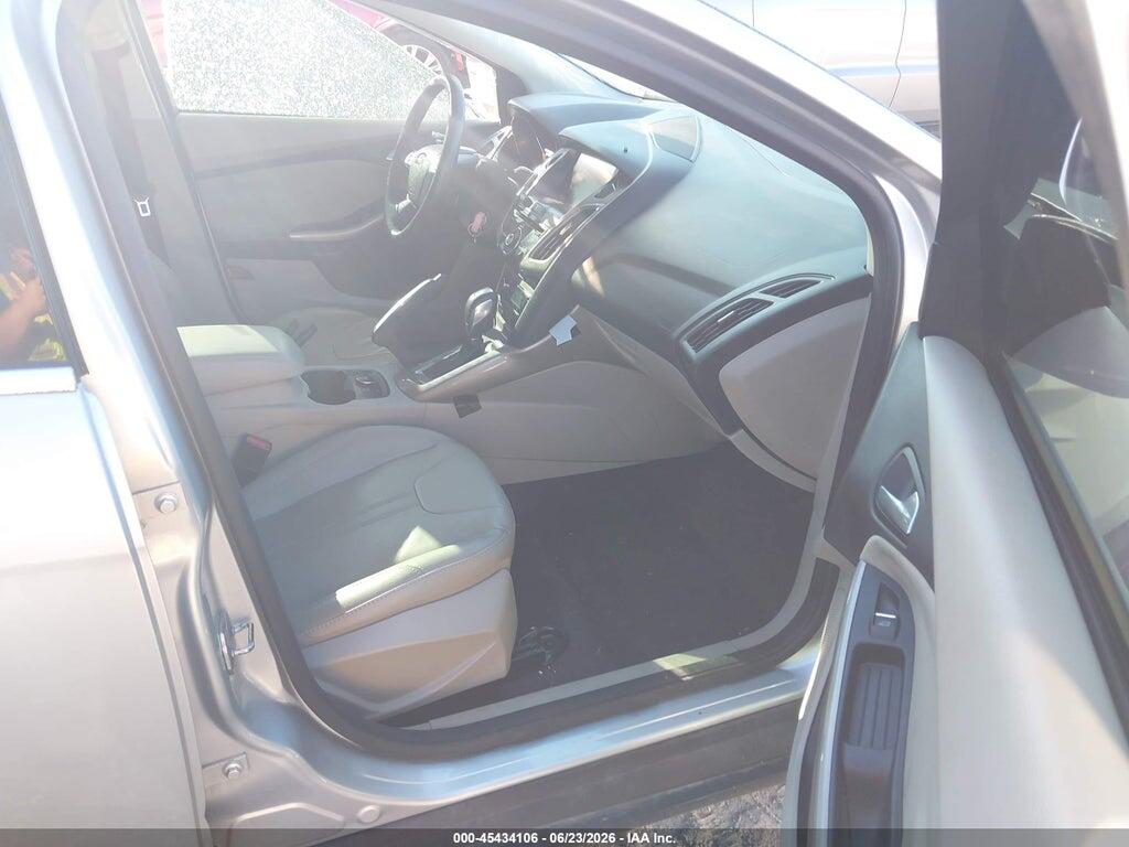 1FAHP3M22CL479896 2012 FORD FOCUS photo no. 5