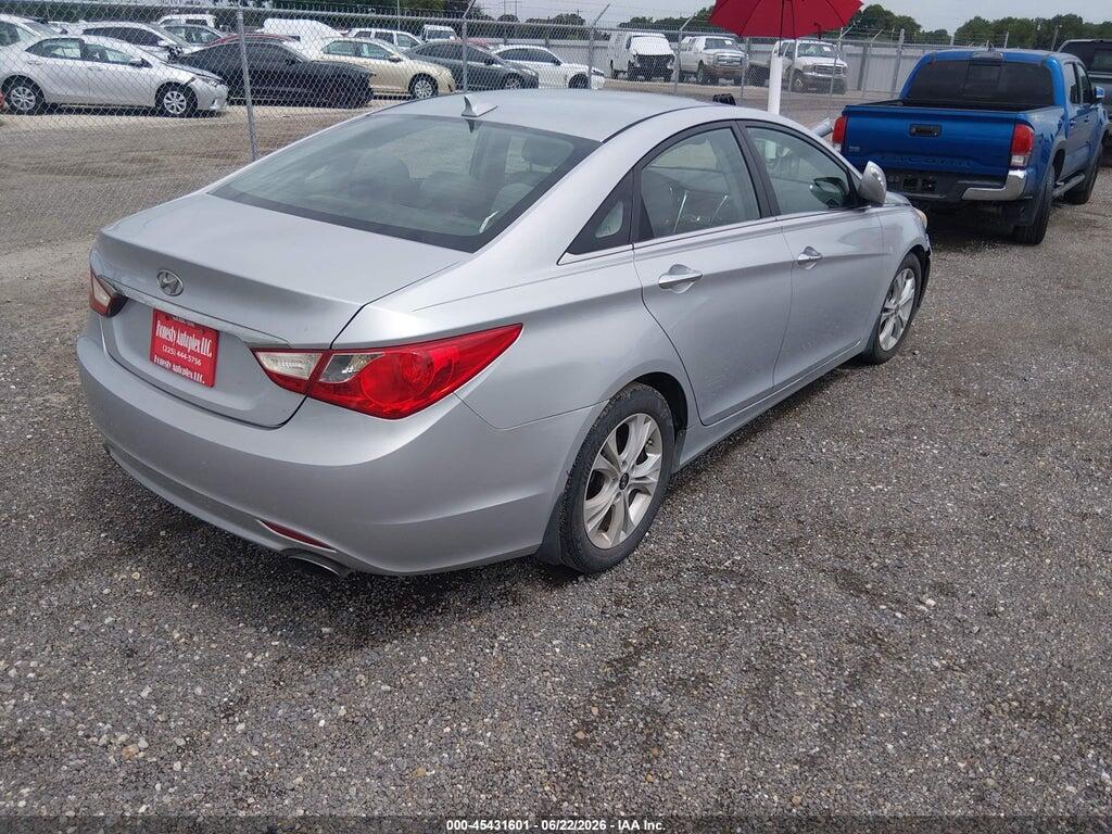 5NPEC4AB4BH303132 2011 HYUNDAI SONATA photo no. 4